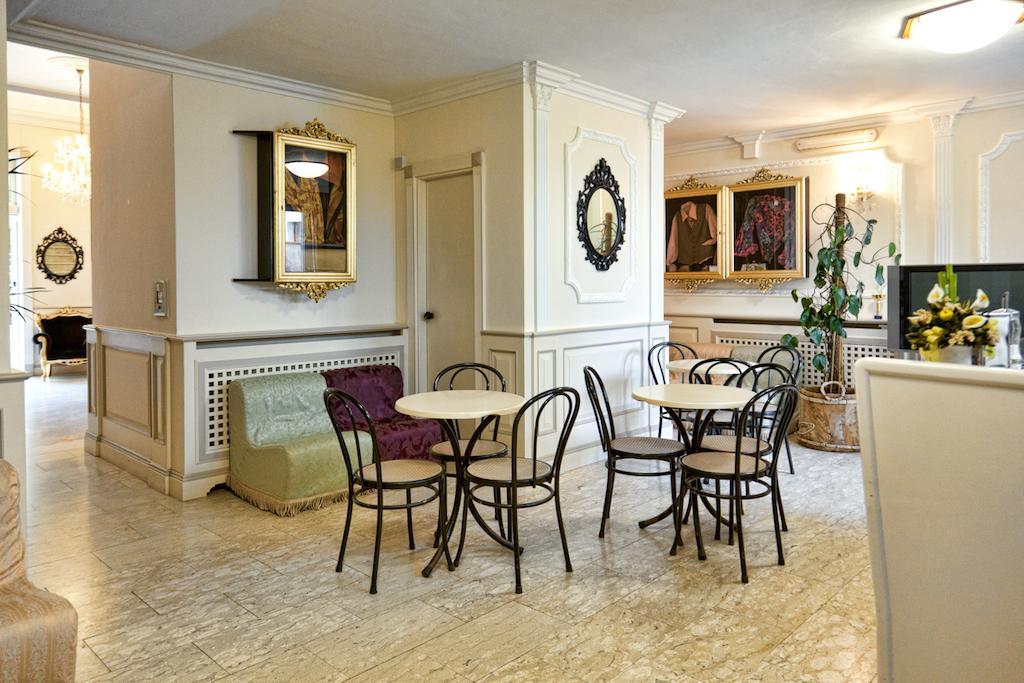 Tahiti Hotel Viareggio